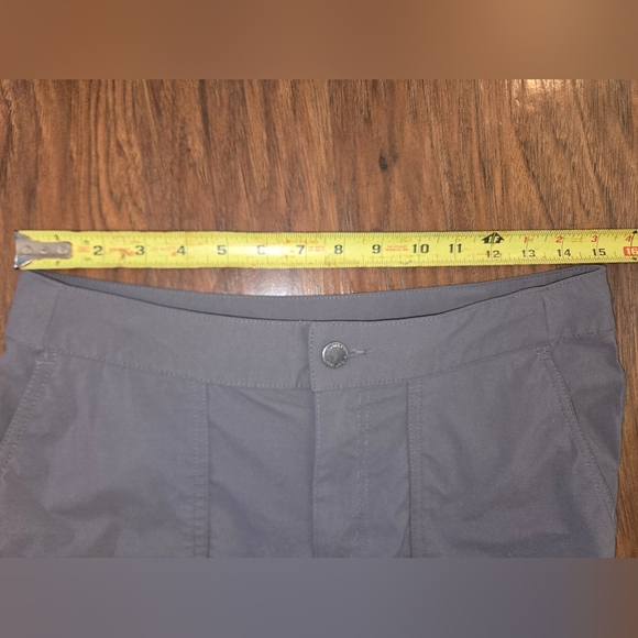 Columbia Sportswear Hiking Flare Gray Size 4 Short Pants - Picture 8 of 10
